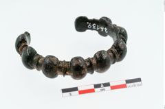 Foto von Bronzebuckelarmreif (NHMW-PRAE-026139)